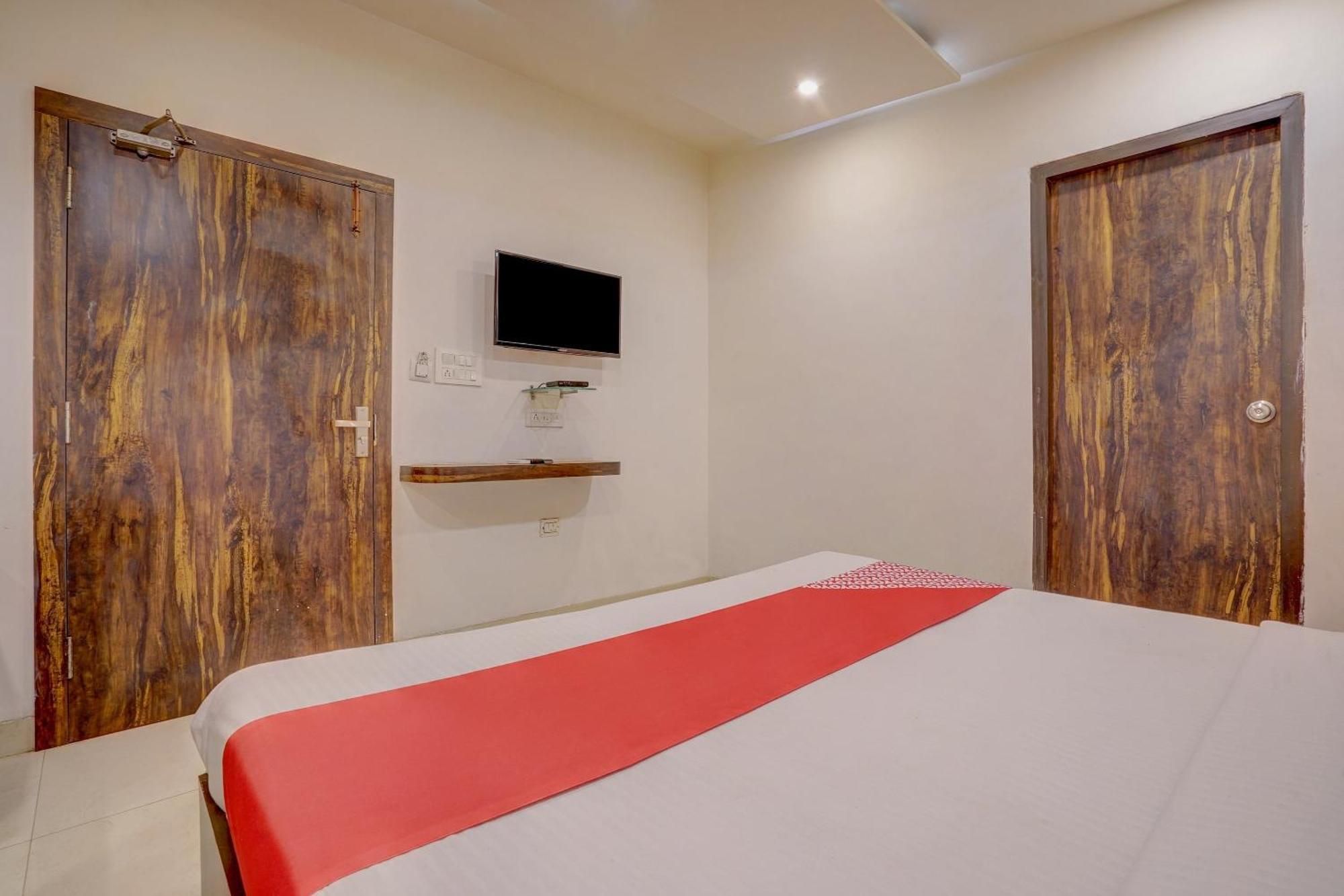 FabExpress Travellers Inn Lucknow Extérieur photo