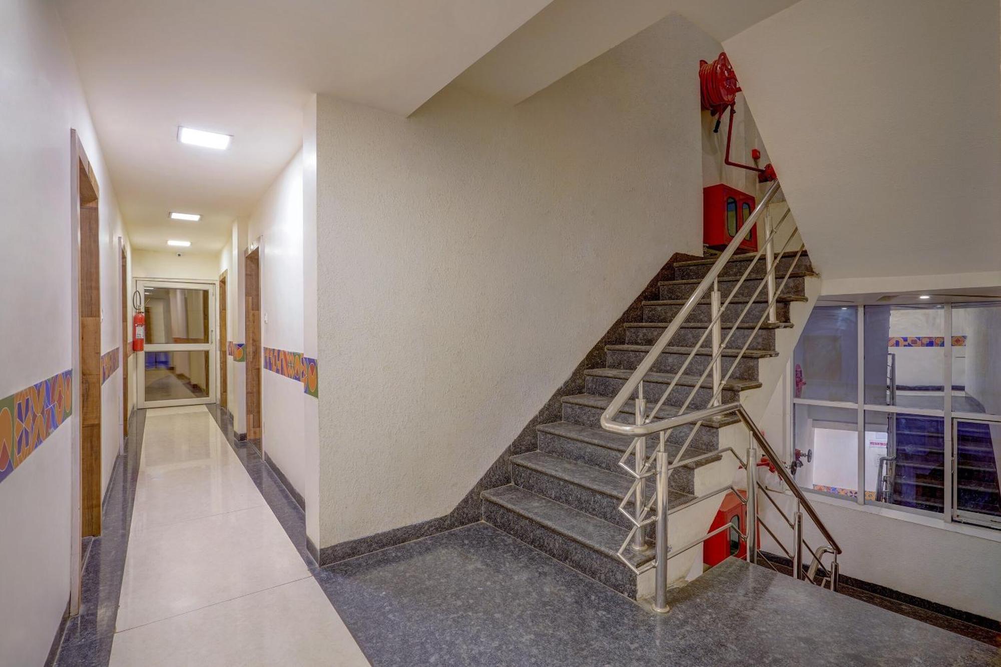 FabExpress Travellers Inn Lucknow Extérieur photo